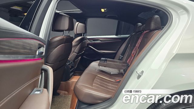 BMW 5 Series (G30) 520i M Sport 2020 — фото 16
