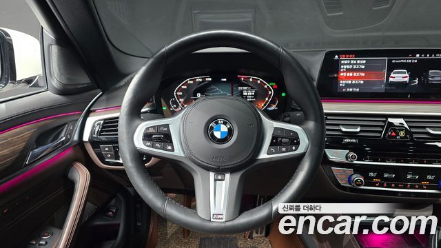 BMW 5 Series (G30) 520i M Sport 2020 — фото 17