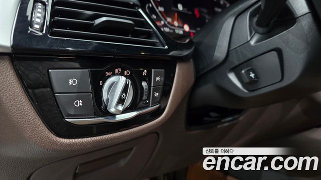 BMW 5 Series (G30) 520i M Sport 2020 — фото 18
