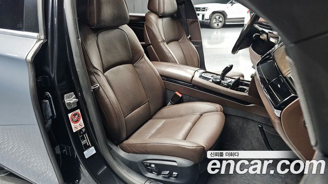 BMW 7 Series (F01) 740d xDrive Individual 2015 — фото 10