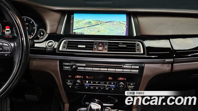BMW 7 Series (F01) 740d xDrive Individual 2015 — фото 18