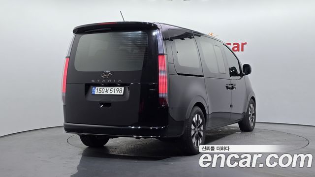 Hyundai Staria 4WD Lounge 9-Seater Inspiration 2022 — фото 2