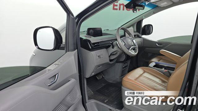 Hyundai Staria 4WD Lounge 9-Seater Inspiration 2022 — фото 10