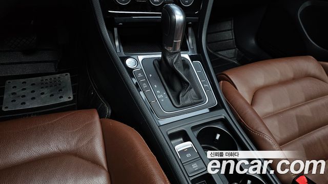 Volkswagen Golf (VII) 2.0 TDI Premium 2015 — фото 9