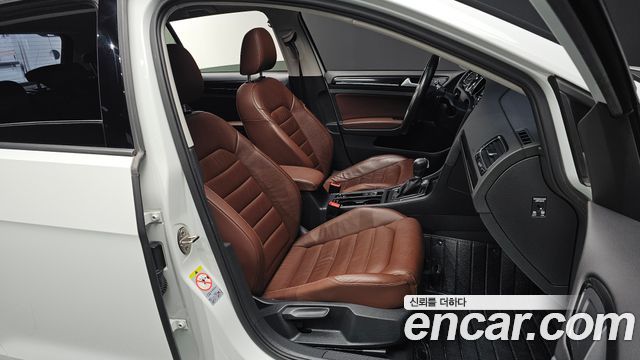 Volkswagen Golf (VII) 2.0 TDI Premium 2015 — фото 10