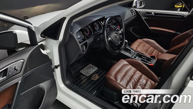 Volkswagen Golf (VII) 2.0 TDI Premium 2015 — фото 11