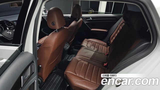 Volkswagen Golf (VII) 2.0 TDI Premium 2015 — фото 12