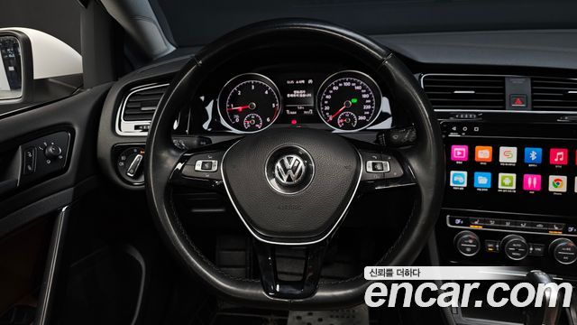 Volkswagen Golf (VII) 2.0 TDI Premium 2015 — фото 13