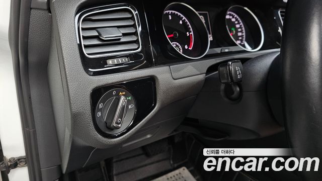 Volkswagen Golf (VII) 2.0 TDI Premium 2015 — фото 18