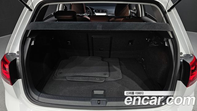 Volkswagen Golf (VII) 2.0 TDI Premium 2015 — фото 20
