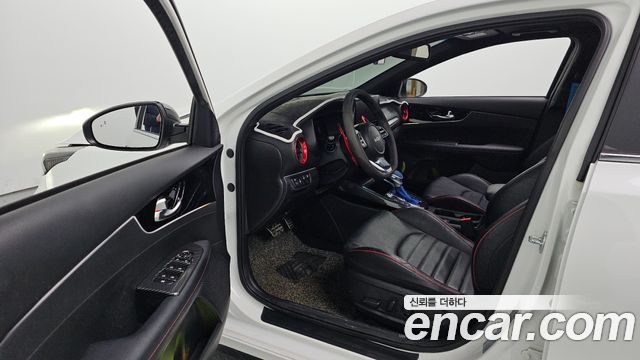 Kia K3 (II) 1.6 Turbo GT 5Door Signature 2022 — фото 10