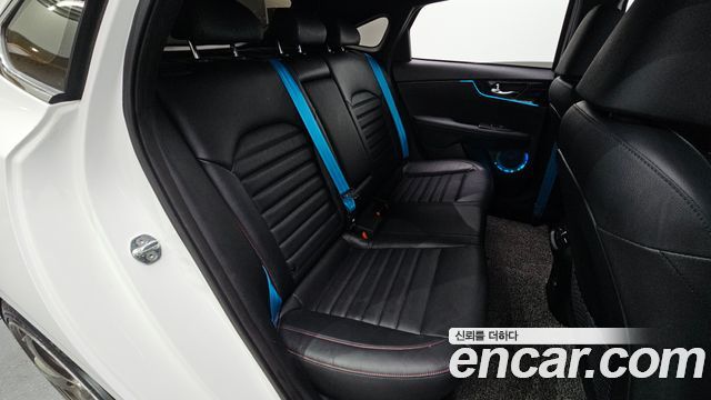 Kia K3 (II) 1.6 Turbo GT 5Door Signature 2022 — фото 13