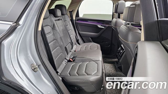 Volkswagen Touareg (III) 3.0 TDI Prestige 2021 — фото 12