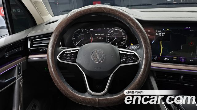 Volkswagen Touareg (III) 3.0 TDI Prestige 2021 — фото 13