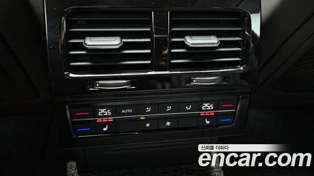Volkswagen Touareg (III) 3.0 TDI Prestige 2021 — фото 17