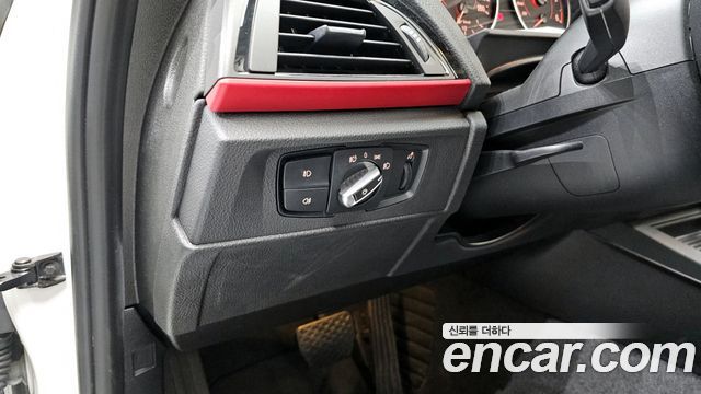 BMW 1 Series (F20) 118d Sport 5Door 2017 — фото 17
