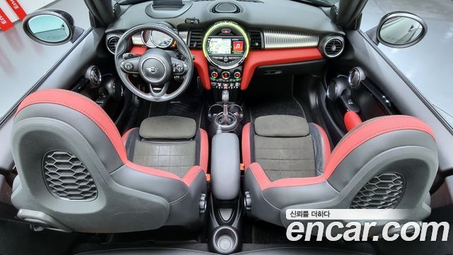 MINI Cooper S Convertible JCW 3rd 2019 — фото 7