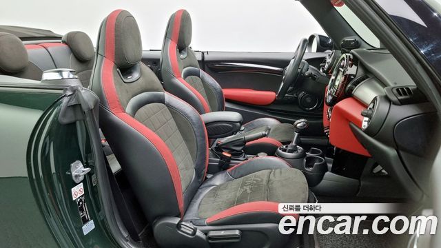 MINI Cooper S Convertible JCW 3rd 2019 — фото 12