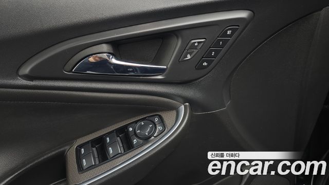 Chevrolet Malibu 2.0 Turbo LT Special 2022 — фото 17