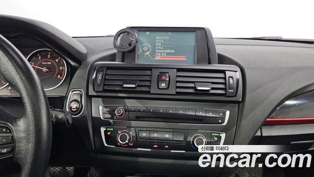 BMW 1 Series (F20) 118d Sport 5Door 2015 — фото 15