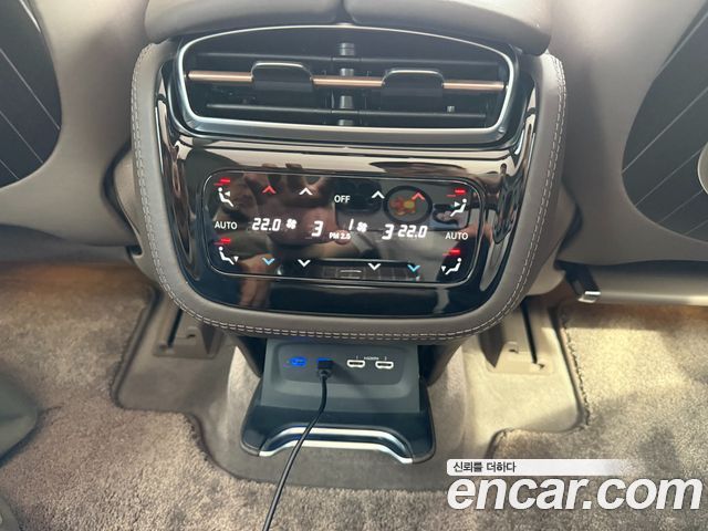 Mercedes-Benz EQS SUV (X296) Maybach EQS680 4MATIC 2024 — фото 21