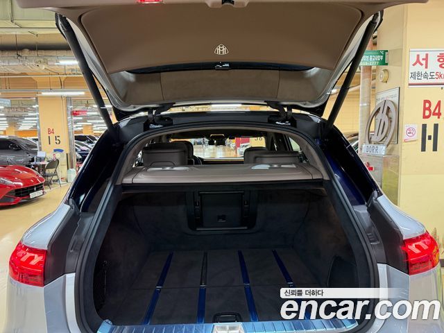Mercedes-Benz EQS SUV (X296) Maybach EQS680 4MATIC 2024 — фото 23