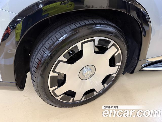 Mercedes-Benz EQS SUV (X296) Maybach EQS680 4MATIC 2024 — фото 24