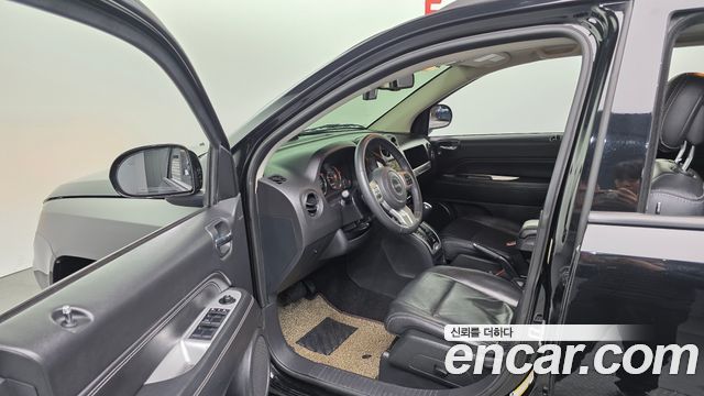 Jeep Compass 2.4 Limited 1st 2015 — фото 11
