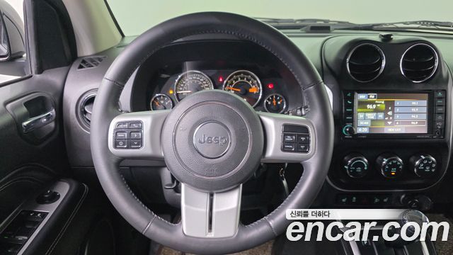 Jeep Compass 2.4 Limited 1st 2015 — фото 13