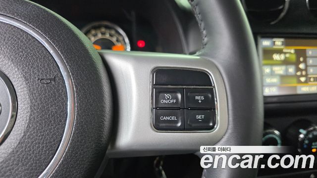Jeep Compass 2.4 Limited 1st 2015 — фото 14