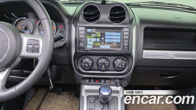 Jeep Compass 2.4 Limited 1st 2015 — фото 15