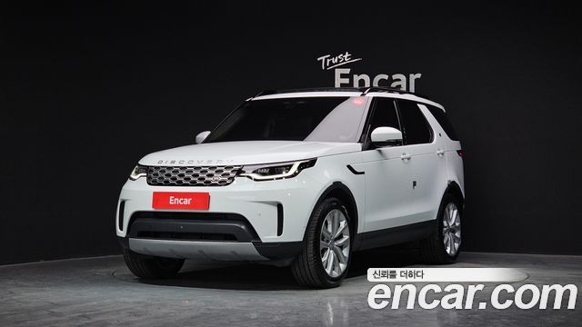Land Rover Discovery 5 2.0 P300 SE 2023 — фото 1