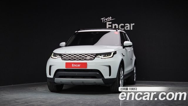 Land Rover Discovery 5 2.0 P300 SE 2023 — фото 3