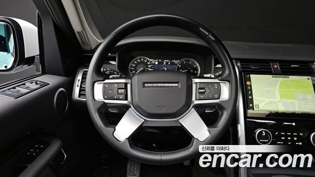 Land Rover Discovery 5 2.0 P300 SE 2023 — фото 13
