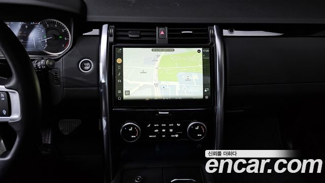 Land Rover Discovery 5 2.0 P300 SE 2023 — фото 14