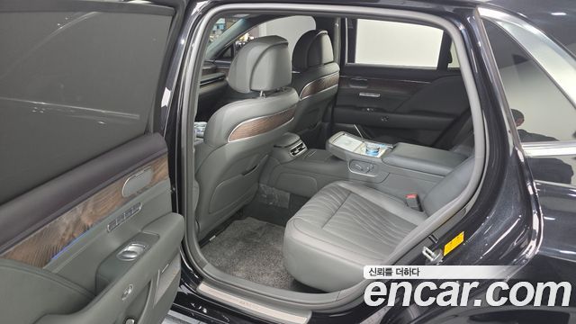 Genesis G90 (RS4) Gasoline 3.5 Turbo e-S/C AWD 2023 — фото 11