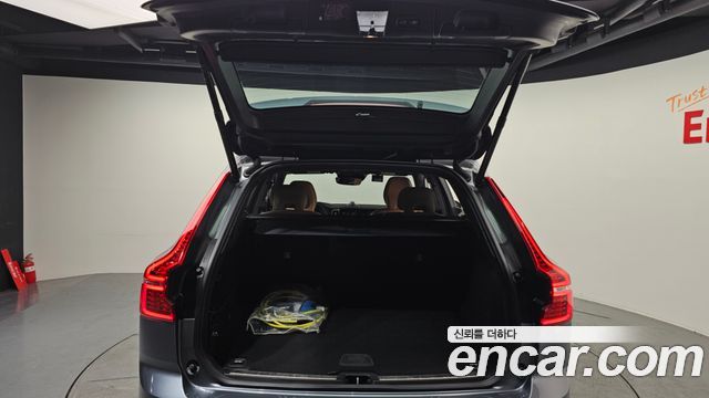 Volvo XC60 (II) T8 Inscription 2020 — фото 24