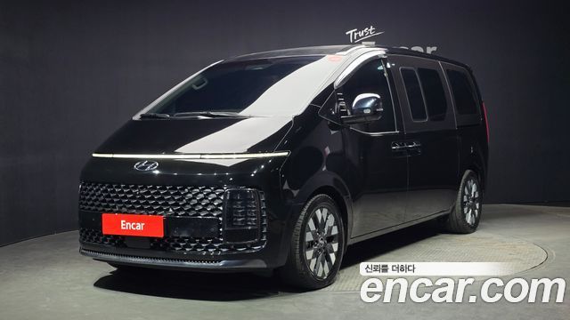 Hyundai Staria 4WD Lounge 9-Seater Inspiration 2023 — фото 1