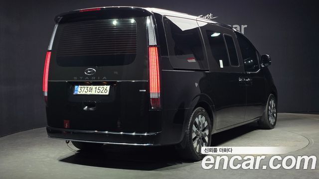 Hyundai Staria 4WD Lounge 9-Seater Inspiration 2023 — фото 2