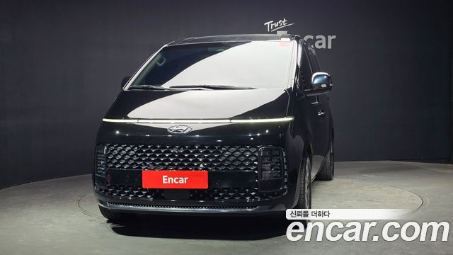 Hyundai Staria 4WD Lounge 9-Seater Inspiration 2023 — фото 3