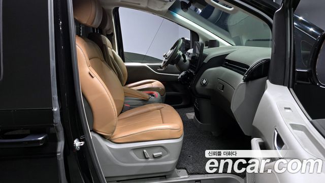 Hyundai Staria 4WD Lounge 9-Seater Inspiration 2023 — фото 11