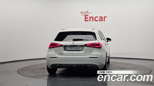 Mercedes-Benz A-Class (W177) A220 Hatchback 2021 — фото 4