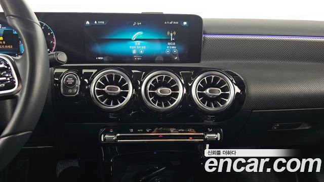 Mercedes-Benz A-Class (W177) A220 Hatchback 2021 — фото 14
