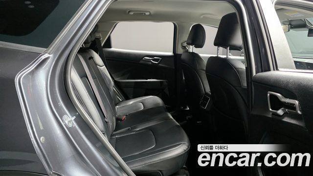 Kia Sportage (V) Diesel 2.0 2WD Prestige 2022 — фото 12