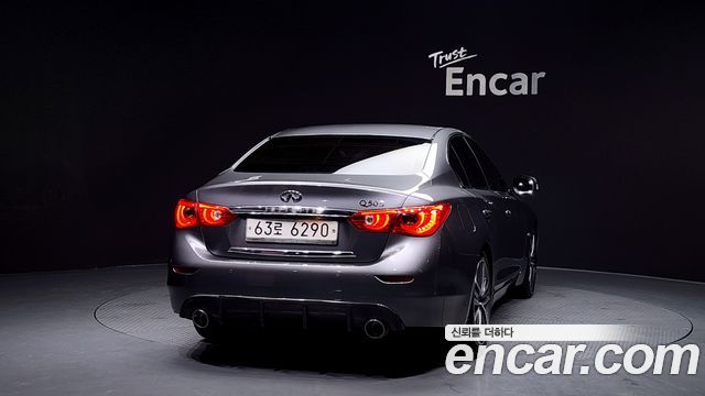 Infiniti Q50 3.5 Hybrid Essence 2016 — фото 4