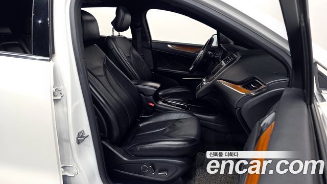 Lincoln MKC 2.0 AWD 2016 — фото 15