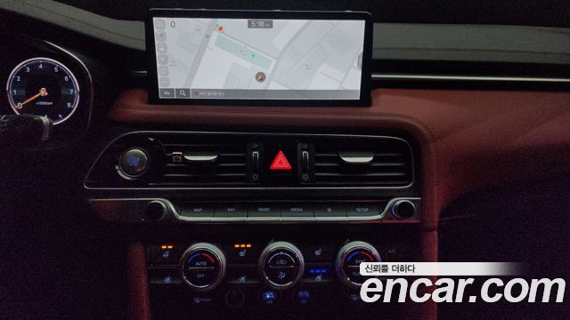 Genesis G70 Gasoline 3.3T 2WD 2023 — фото 18