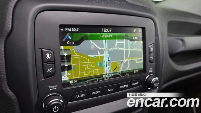 Jeep Renegade 2.0 Diesel Longitude AWD 2015 — фото 14