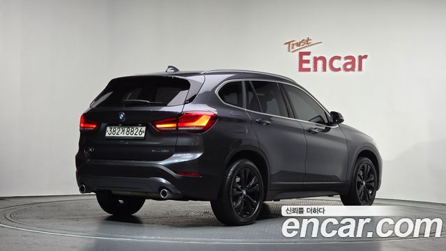 BMW X1 (F48) xDrive 20i Advantage 2020 — фото 2