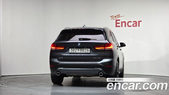 BMW X1 (F48) xDrive 20i Advantage 2020 — фото 4